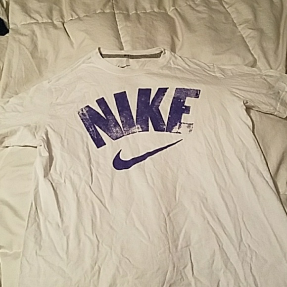 Nike tee - Picture 2 of 3
